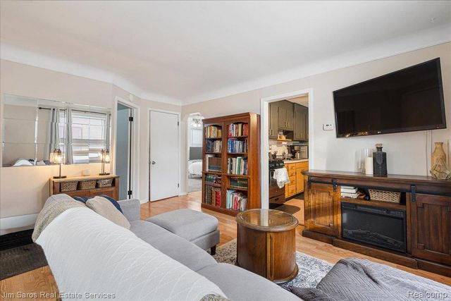 26692 Chippendale Street, Roseville, MI 48066