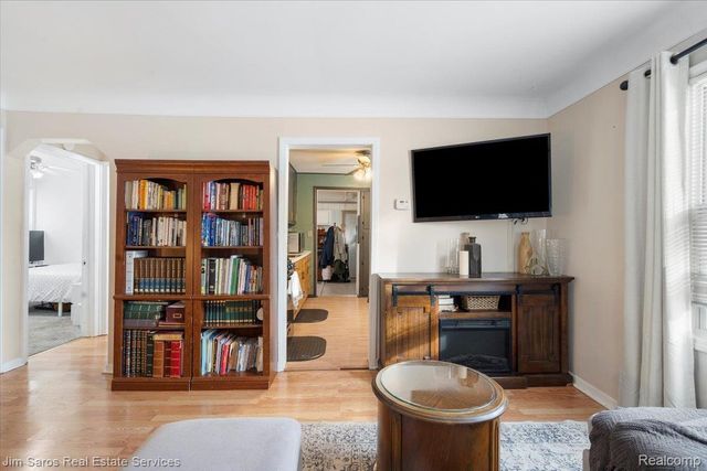 26692 Chippendale Street, Roseville, MI 48066