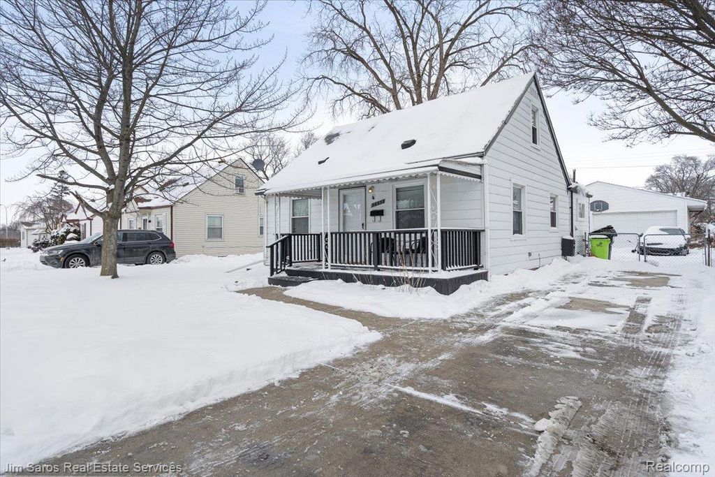 26692 Chippendale Street, Roseville, MI 48066