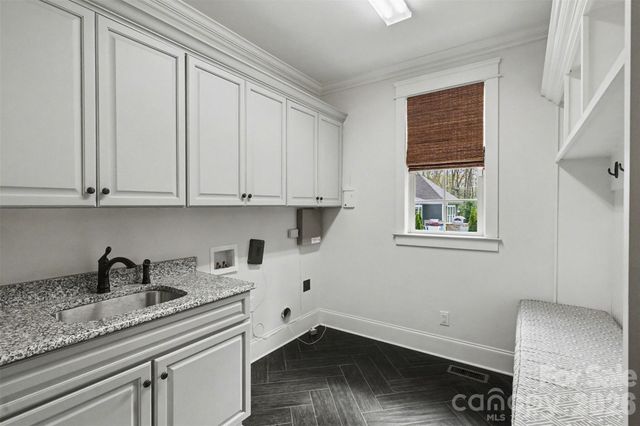 17909 Nodghia Circle, Davidson, NC 28036