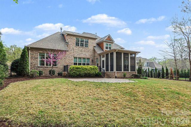 17909 Nodghia Circle, Davidson, NC 28036