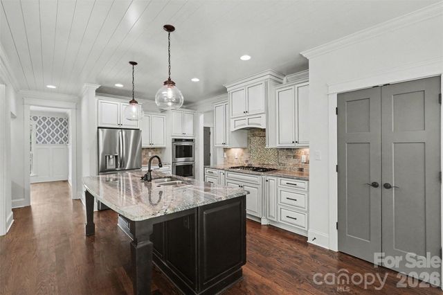 17909 Nodghia Circle, Davidson, NC 28036