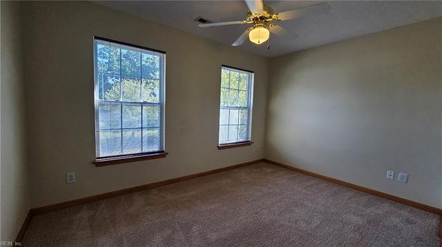211 Tallyho DR, Yorktown, VA 23693