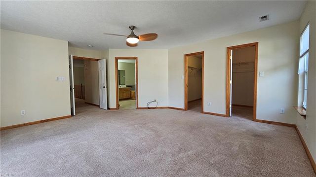 211 Tallyho DR, Yorktown, VA 23693
