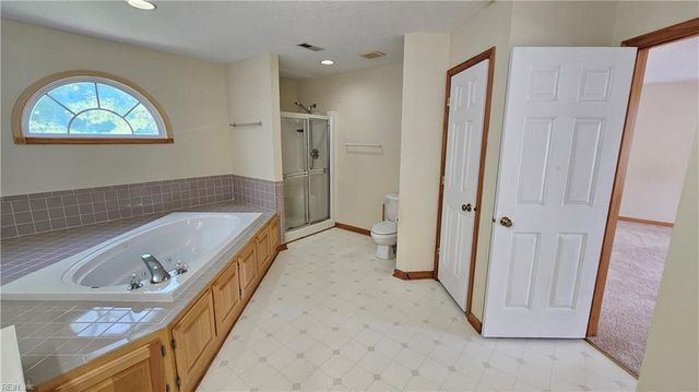 211 Tallyho DR, Yorktown, VA 23693