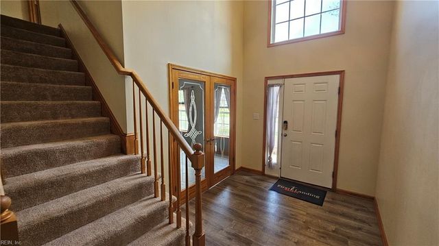 211 Tallyho DR, Yorktown, VA 23693