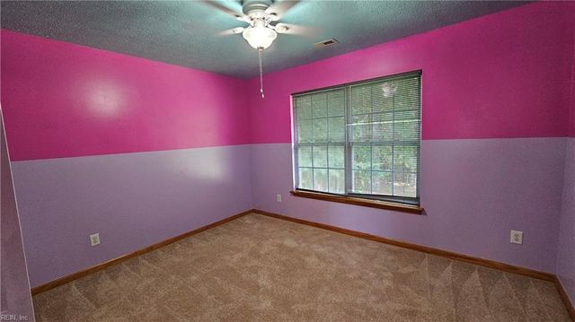 211 Tallyho DR, Yorktown, VA 23693