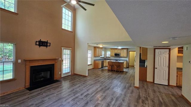 211 Tallyho DR, Yorktown, VA 23693