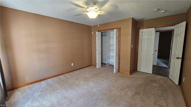 211 Tallyho DR, Yorktown, VA 23693