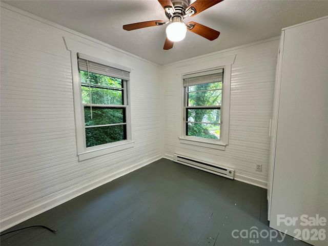 4 Arbutus Road, Asheville, NC 28805