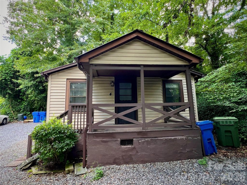 4 Arbutus Road, Asheville, NC 28805