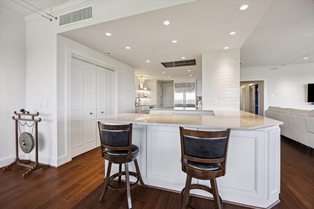 101 Westcott Street 1202, Houston, TX 77007