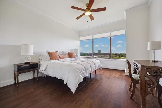101 Westcott Street 1202, Houston, TX 77007