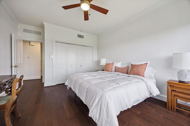 101 Westcott Street 1202, Houston, TX 77007