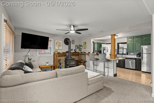 2985 Lafayette Drive, Trenton, MI 48183