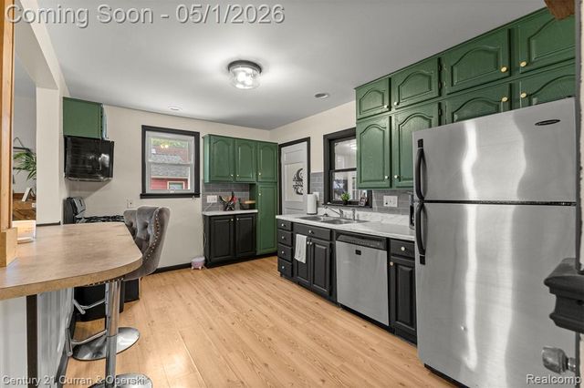 2985 Lafayette Drive, Trenton, MI 48183