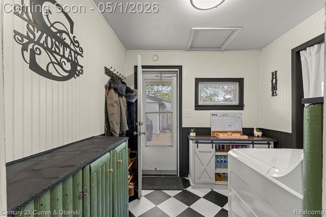 2985 Lafayette Drive, Trenton, MI 48183