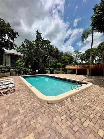 6201 N Falls Cir Drive 212, Lauderhill, FL 33319