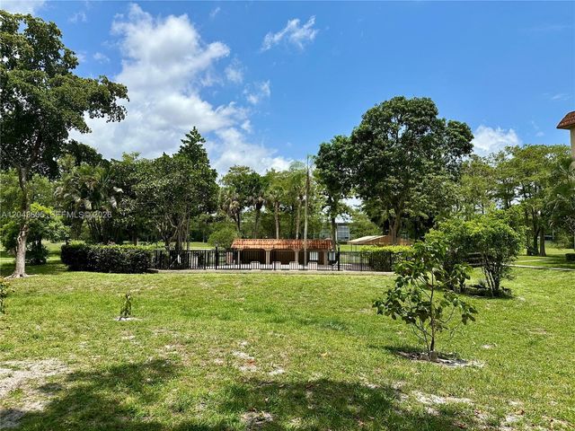 6201 N Falls Cir Drive 212, Lauderhill, FL 33319