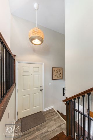 3S407 Chestnut Court, Warrenville, IL 60555