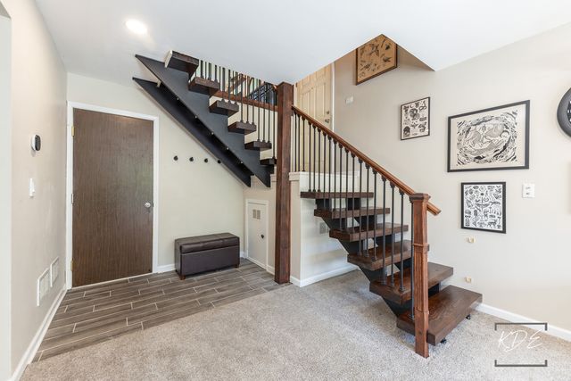 3S407 Chestnut Court, Warrenville, IL 60555