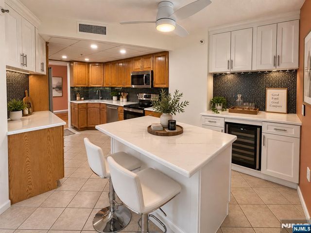 245 Prospect Avenue 16A, Hackensack, NJ 07601