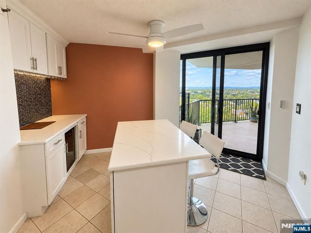 245 Prospect Avenue 16A, Hackensack, NJ 07601