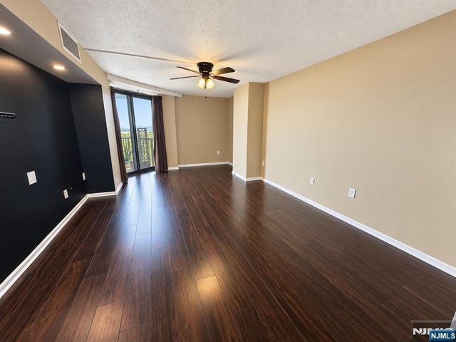 245 Prospect Avenue 16A, Hackensack, NJ 07601
