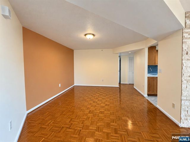 245 Prospect Avenue 16A, Hackensack, NJ 07601