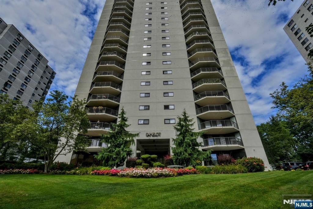 245 Prospect Avenue 16A, Hackensack, NJ 07601