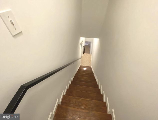 1913 W DIAMOND ST, Philadelphia, PA 19121