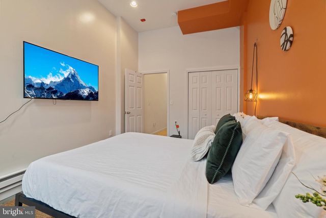 1913 W DIAMOND ST, Philadelphia, PA 19121