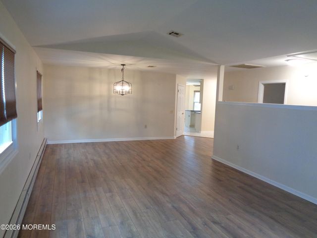 30 Oakengates Drive, Toms River, NJ 08757