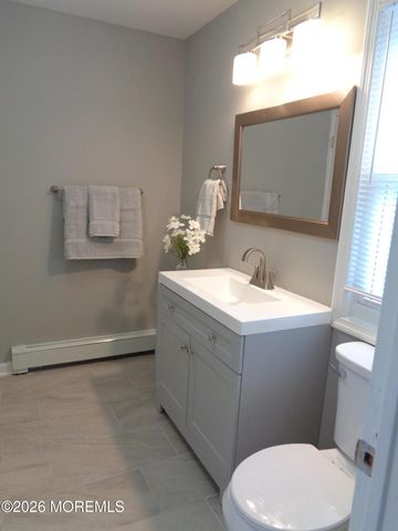 30 Oakengates Drive, Toms River, NJ 08757