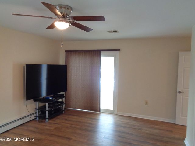 30 Oakengates Drive, Toms River, NJ 08757