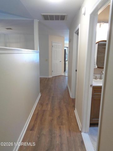 30 Oakengates Drive, Toms River, NJ 08757