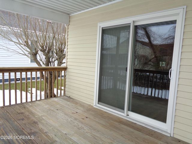 30 Oakengates Drive, Toms River, NJ 08757