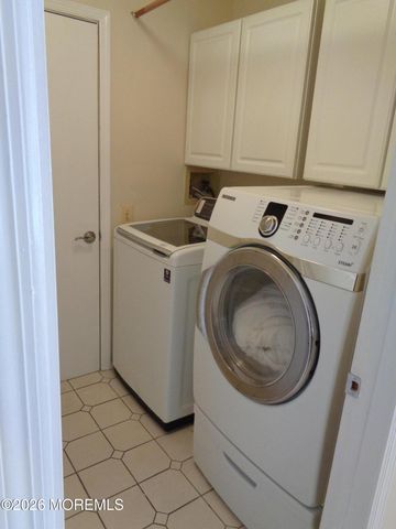 30 Oakengates Drive, Toms River, NJ 08757