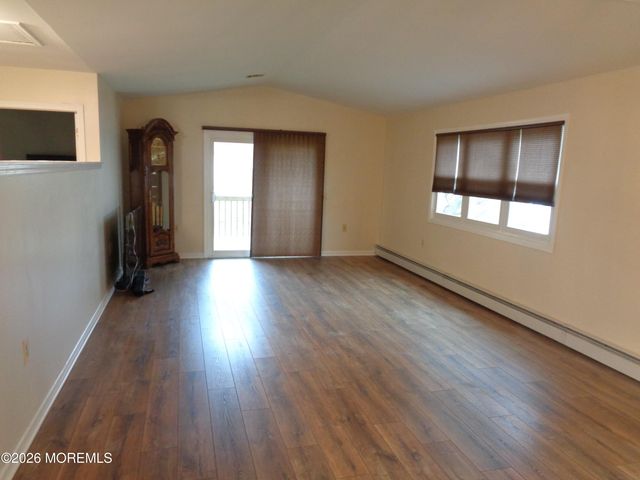 30 Oakengates Drive, Toms River, NJ 08757