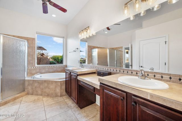 1175 W Calle Artistica, Green Valley, AZ 85614