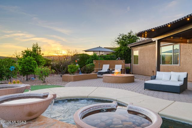 1175 W Calle Artistica, Green Valley, AZ 85614