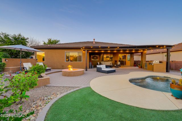 1175 W Calle Artistica, Green Valley, AZ 85614