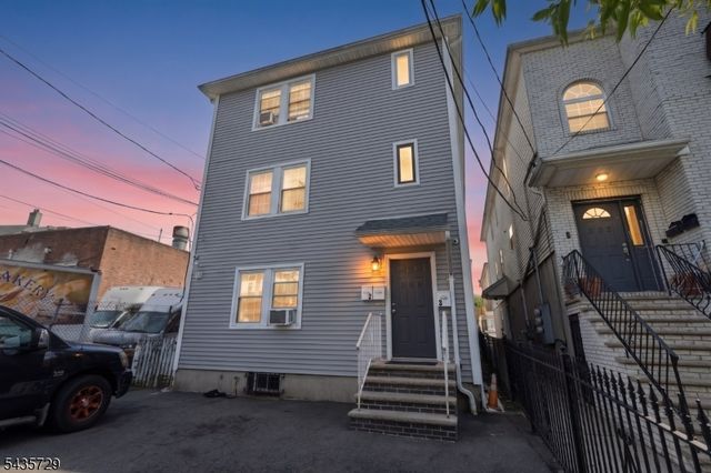350 New St, Newark City, NJ 07103