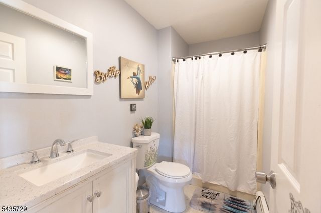 350 New St, Newark City, NJ 07103