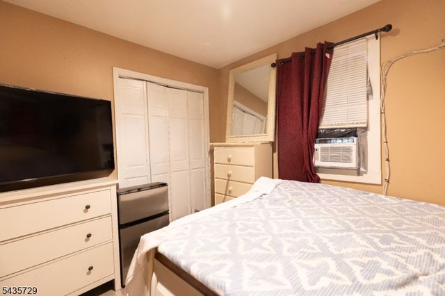 350 New St, Newark City, NJ 07103