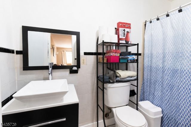 350 New St, Newark City, NJ 07103