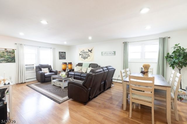 350 New St, Newark City, NJ 07103