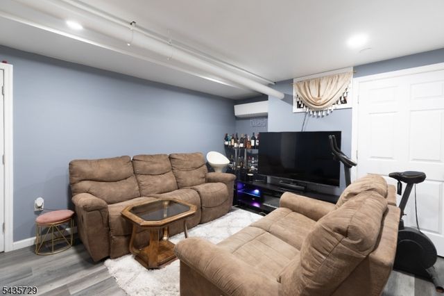 350 New St, Newark City, NJ 07103