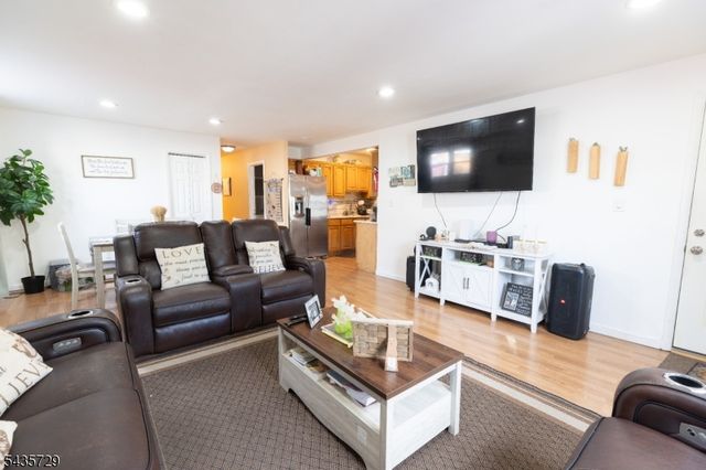 350 New St, Newark City, NJ 07103