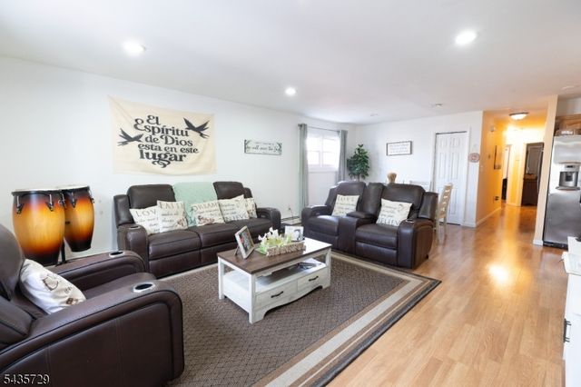 350 New St, Newark City, NJ 07103